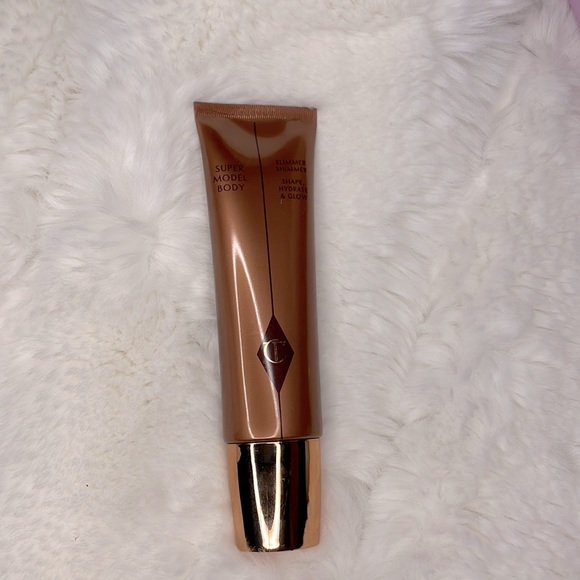 Charlotte Tilbury Other - ❤️NEW❤️ Charlotte Tilbury Supermodel Body Highlighter